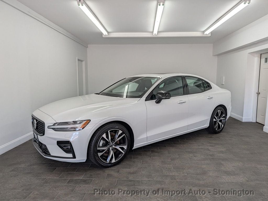 2023 Volvo S60 B5 AWD Core photo 4