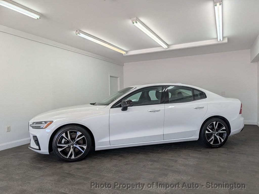 2023 Volvo S60 B5 AWD Core photo 5