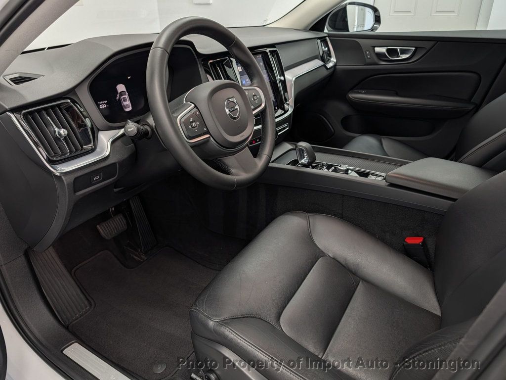 2023 Volvo S60 B5 AWD Core photo 9