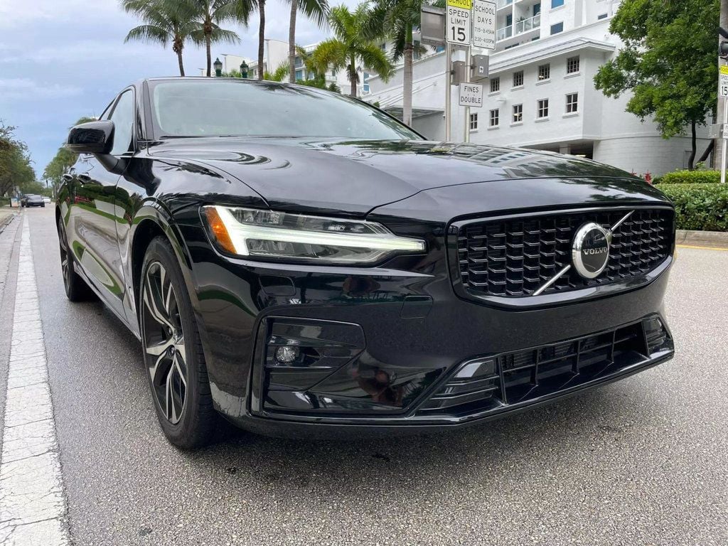 2023 Volvo S60 B5 AWD Core Dark Theme - 22549647 - 9