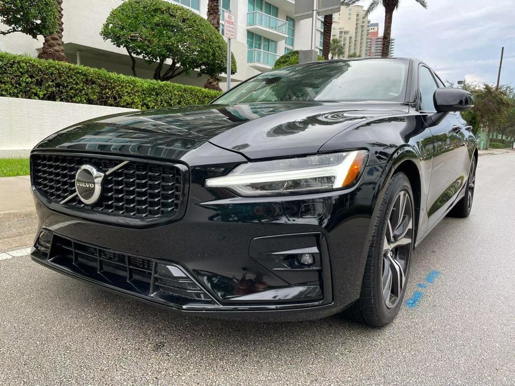 2023 Volvo S60 B5 AWD Core Dark Theme - 22549647 - 10