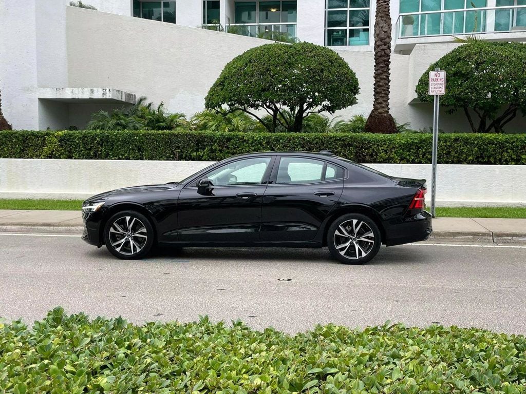 2023 Volvo S60 B5 AWD Core Dark Theme - 22549647 - 25