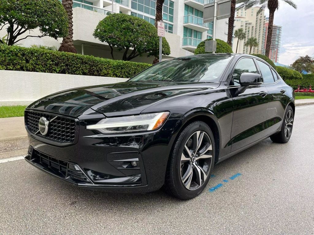 2023 Volvo S60 B5 AWD Core Dark Theme - 22549647 - 3