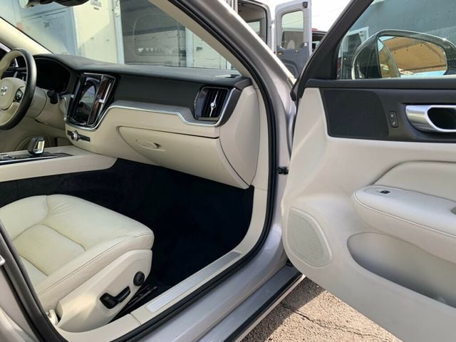 2023 Volvo S60 B5 FWD Plus Dark Theme - 22963091 - 19