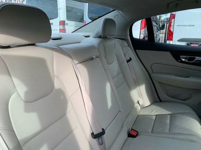 2023 Volvo S60 B5 FWD Plus Dark Theme - 22963091 - 33