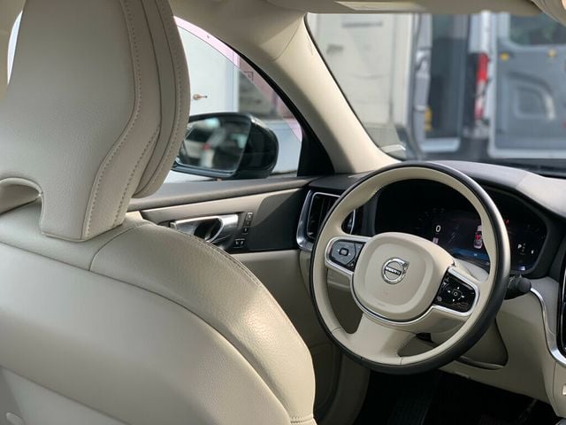 2023 Volvo S60 B5 FWD Plus Dark Theme - 22963091 - 35