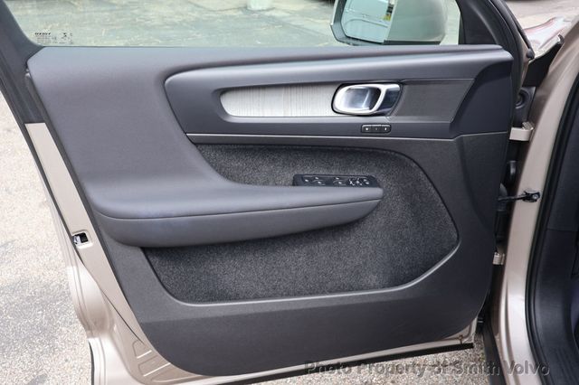 2023 Volvo XC40 B4 FWD Core - 23007159 - 10