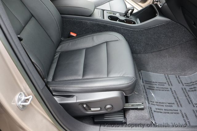 2023 Volvo XC40 B4 FWD Core - 23007159 - 12