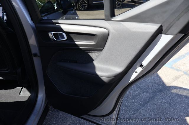 2023 Volvo XC40 B4 FWD Plus Dark Theme - 23085055 - 17