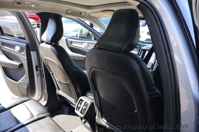 2023 Volvo XC40 B4 FWD Plus Dark Theme - 23085055 - 18