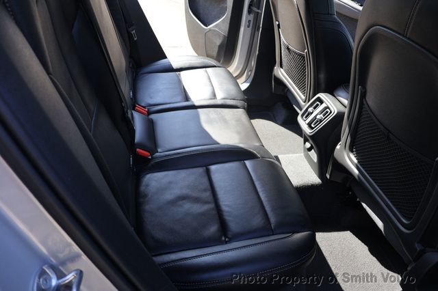 2023 Volvo XC40 B4 FWD Plus Dark Theme - 23085055 - 19
