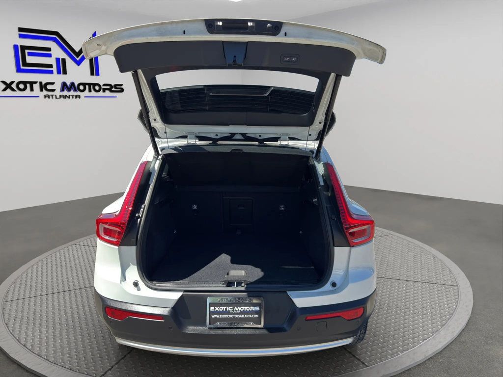 2023 Volvo XC40 B5 AWD Core - 23008053 - 23