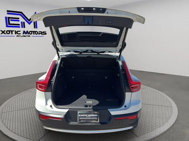 2023 Volvo XC40 B5 AWD Core - 23008053 - 23