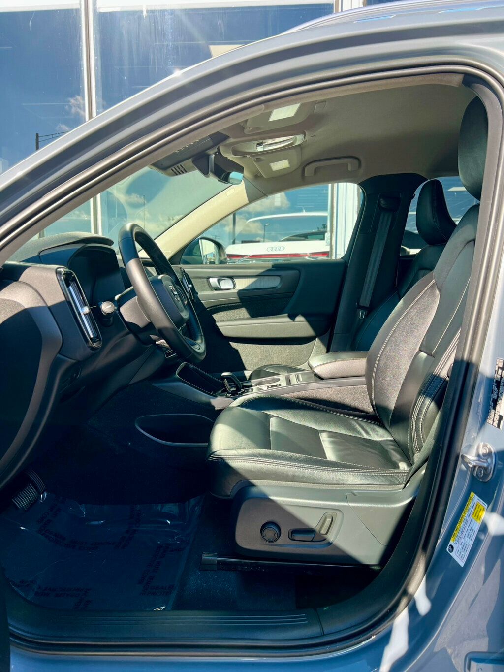 2023 Volvo XC40 B5 AWD Core - 22935668 - 13