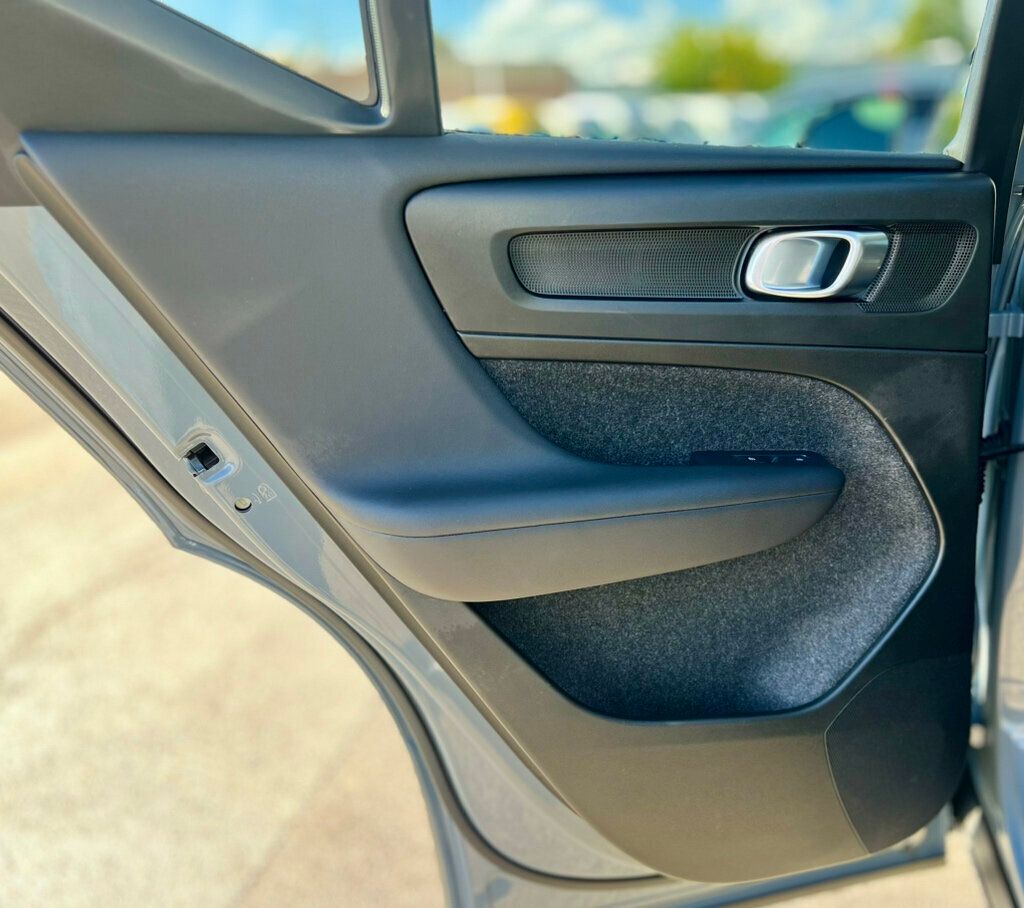 2023 Volvo XC40 B5 AWD Core - 22935668 - 14