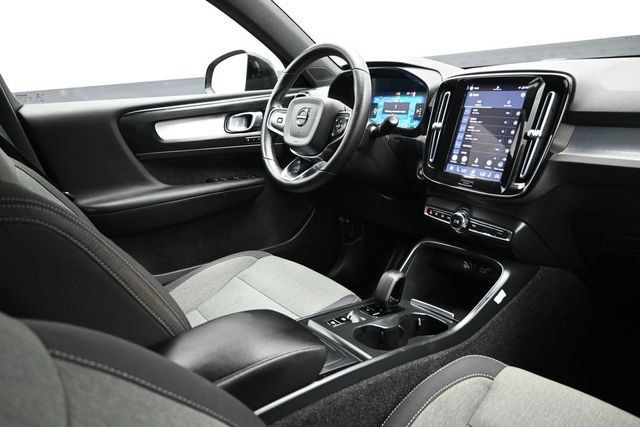 2023 Volvo XC40 B5 AWD Core - 23042413 - 17
