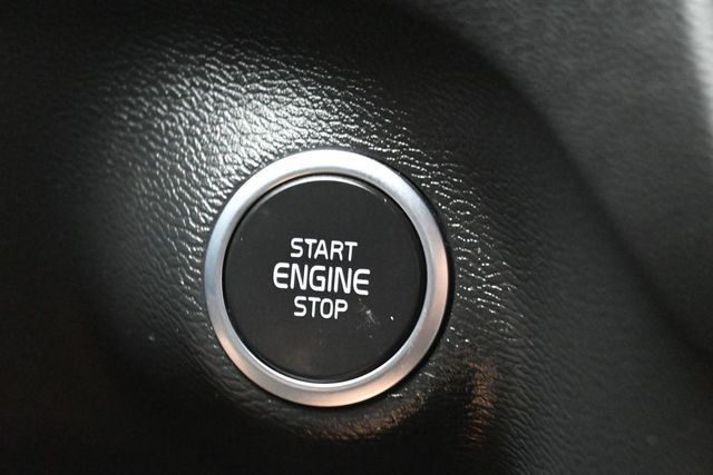 2023 Volvo XC40 B5 AWD Core - 23042413 - 20