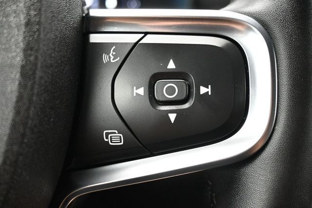 2023 Volvo XC40 B5 AWD Core - 23042413 - 23
