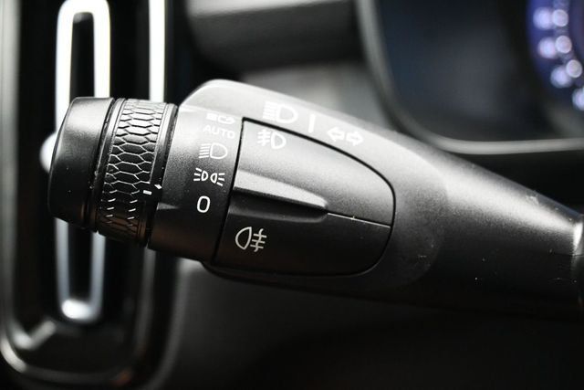 2023 Volvo XC40 B5 AWD Core - 23042413 - 24