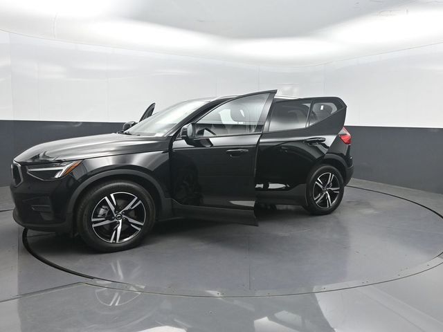 2023 Volvo XC40 B5 AWD Core - 23042413 - 38