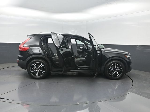 2023 Volvo XC40 B5 AWD Core - 23042413 - 39