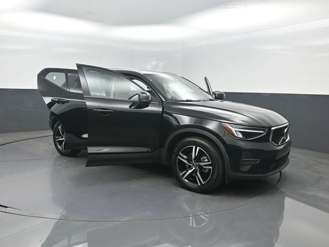 2023 Volvo XC40 B5 AWD Core - 23042413 - 40