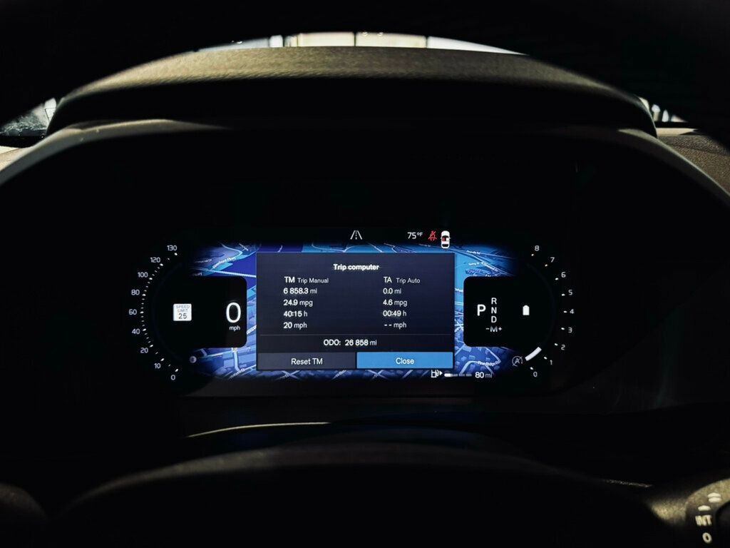 2023 Volvo XC40 B5/AWD/DarkTheme/Plus/DriverAssistPkg/ClimatePkg/PanoRoof/NAV - 23044543 - 13