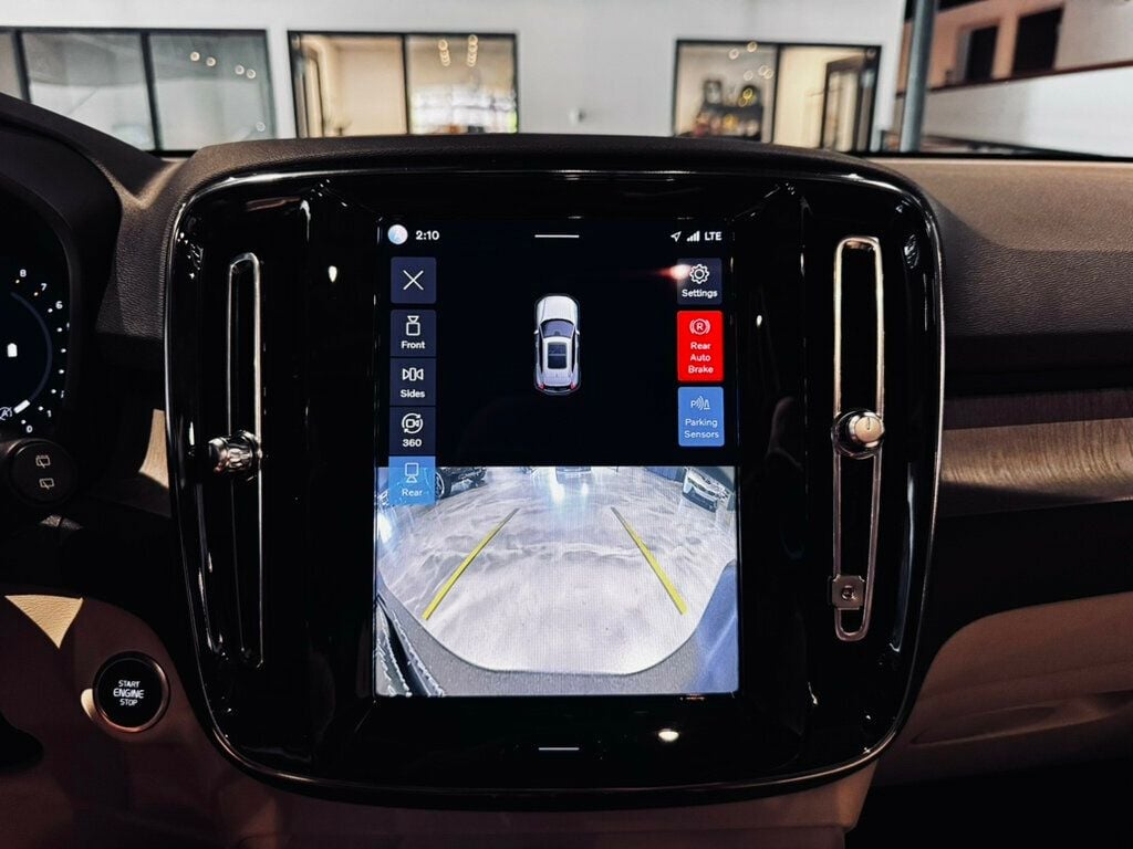 2023 Volvo XC40 B5/AWD/DarkTheme/Plus/DriverAssistPkg/ClimatePkg/PanoRoof/NAV - 23044543 - 16