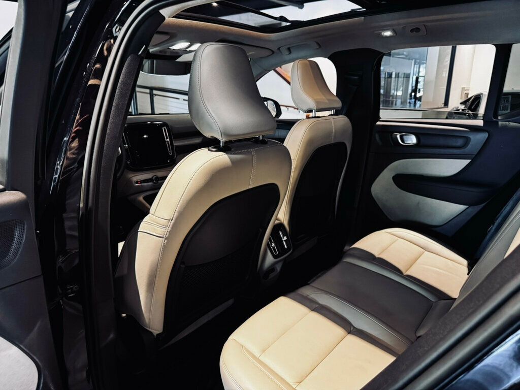 2023 Volvo XC40 B5/AWD/DarkTheme/Plus/DriverAssistPkg/ClimatePkg/PanoRoof/NAV - 23044543 - 19