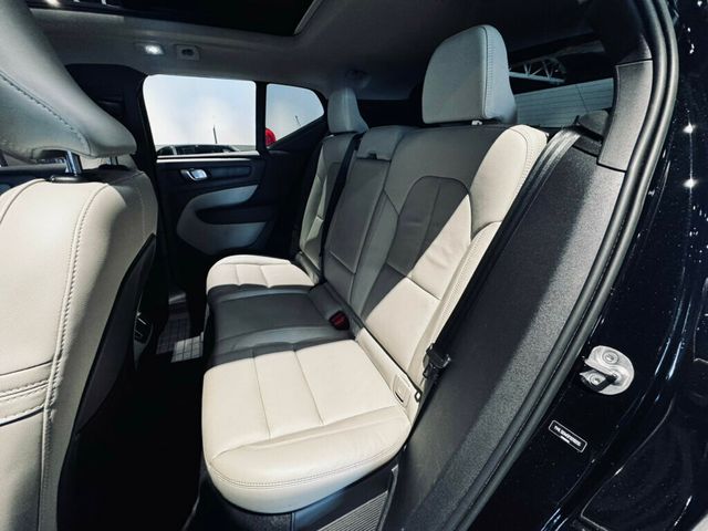 2023 Volvo XC40 B5/AWD/DarkTheme/Plus/DriverAssistPkg/ClimatePkg/PanoRoof/NAV - 23044543 - 20
