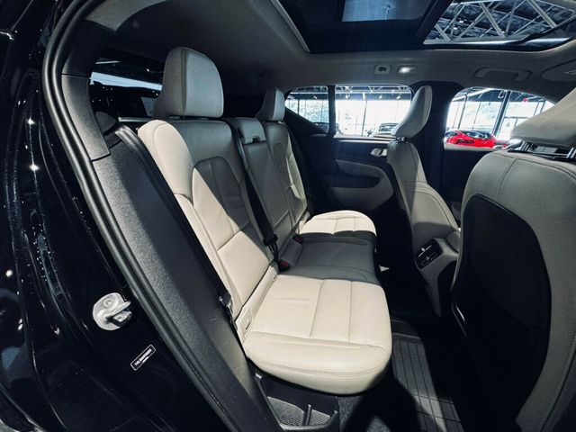 2023 Volvo XC40 B5/AWD/DarkTheme/Plus/DriverAssistPkg/ClimatePkg/PanoRoof/NAV - 23044543 - 24