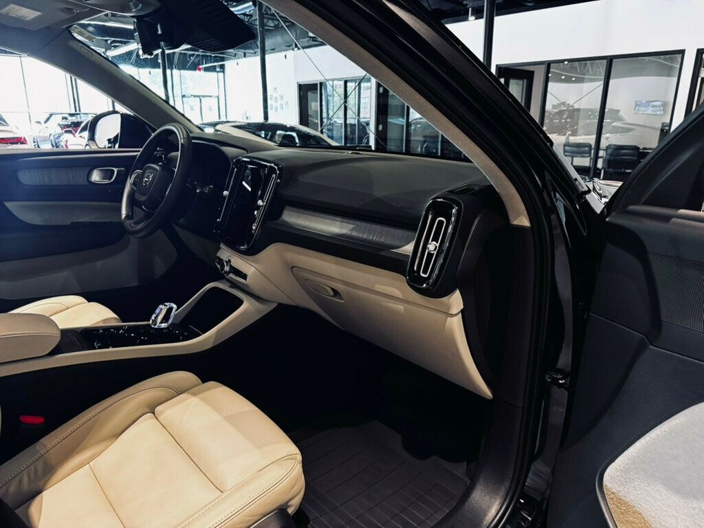 2023 Volvo XC40 B5/AWD/DarkTheme/Plus/DriverAssistPkg/ClimatePkg/PanoRoof/NAV - 23044543 - 26