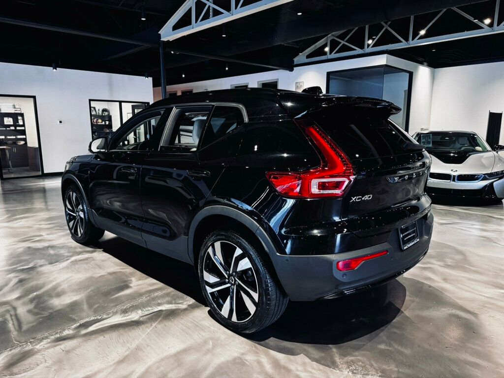 2023 Volvo XC40 B5/AWD/DarkTheme/Plus/DriverAssistPkg/ClimatePkg/PanoRoof/NAV - 23044543 - 2