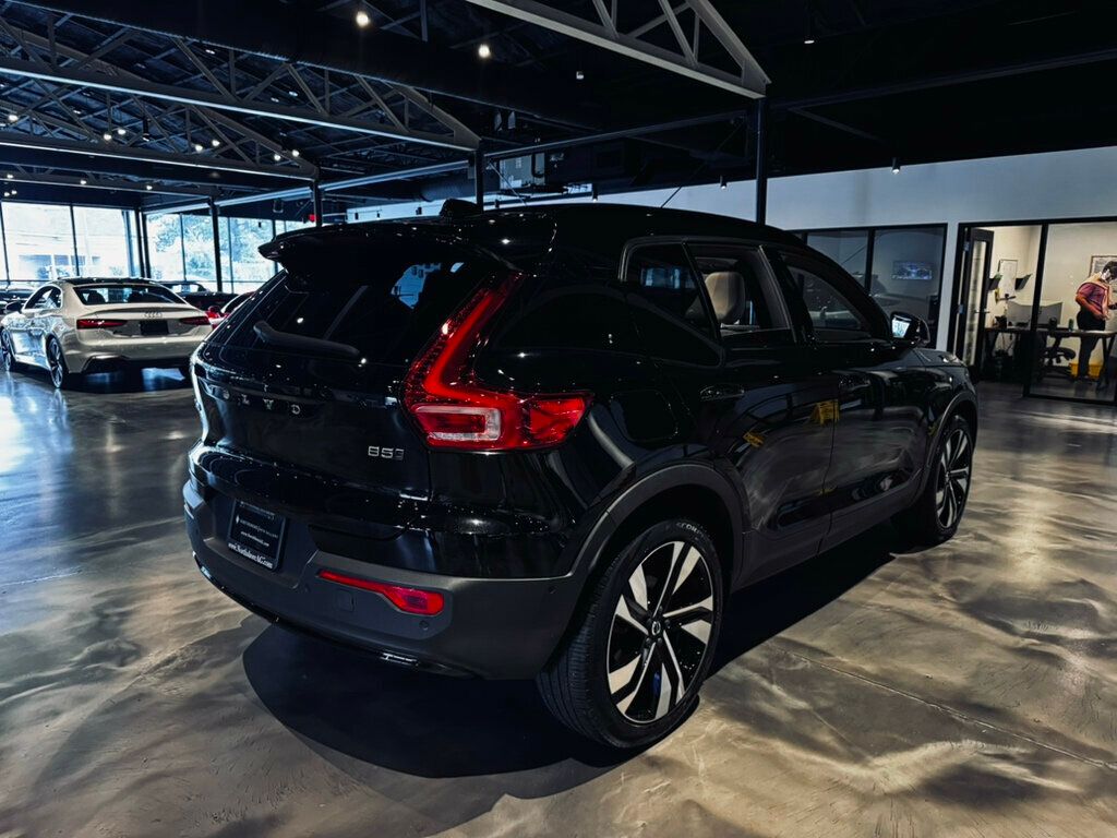 2023 Volvo XC40 B5/AWD/DarkTheme/Plus/DriverAssistPkg/ClimatePkg/PanoRoof/NAV - 23044543 - 4