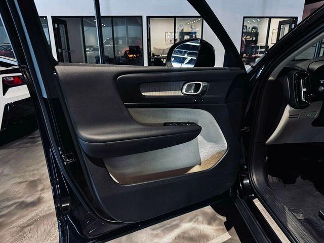 2023 Volvo XC40 B5/AWD/DarkTheme/Plus/DriverAssistPkg/ClimatePkg/PanoRoof/NAV - 23044543 - 8