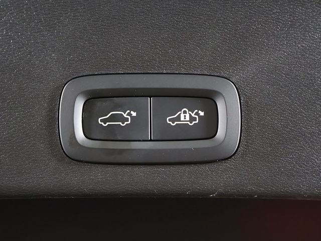 2023 Volvo XC40 B5 AWD Plus Bright Theme - 22968233 - 21