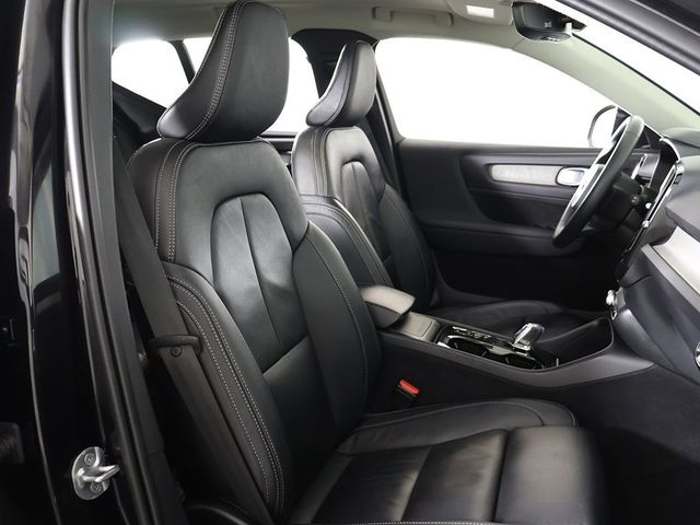 2023 Volvo XC40 B5 AWD Plus Bright Theme - 22968233 - 32