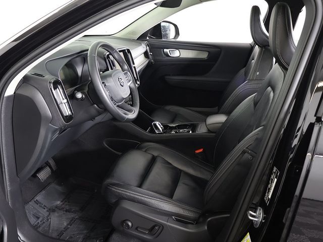 2023 Volvo XC40 B5 AWD Plus Bright Theme - 22968233 - 33