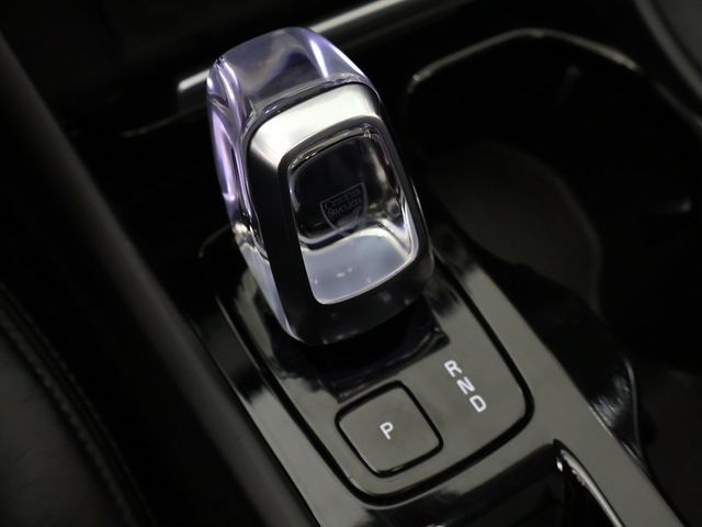 2023 Volvo XC40 B5 AWD Plus Bright Theme - 22968233 - 55