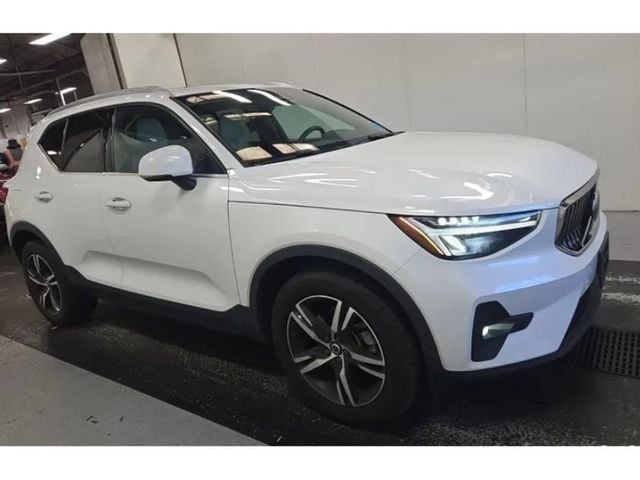 2023 Volvo XC40 B5 AWD Plus Bright Theme - 22959197 - 2