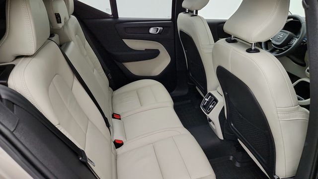 2023 Volvo XC40 B5 AWD Plus Bright Theme - 22971724 - 24