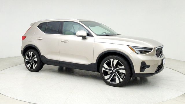 2023 Volvo XC40 B5 AWD Plus Bright Theme - 22971724 - 2