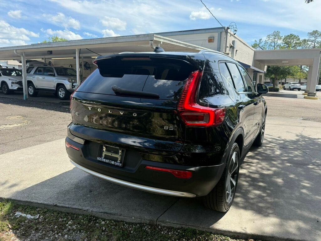 2023 Volvo XC40 AWD Plus photo 4