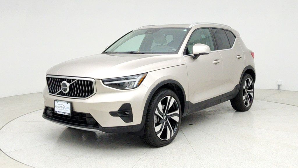 2023 Volvo XC40 B5 AWD Plus Bright Theme w/ Driver Assist Package & 20'' Wheels - 22971724 | Video 1