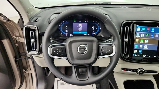 2023 Volvo XC40 B5 AWD Plus Bright Theme w/ Driver Assist Package & 20'' Wheels - 22971724 - 13