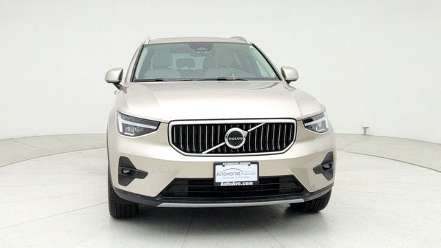 2023 Volvo XC40 B5 AWD Plus Bright Theme w/ Driver Assist Package & 20'' Wheels - 22971724 - 1
