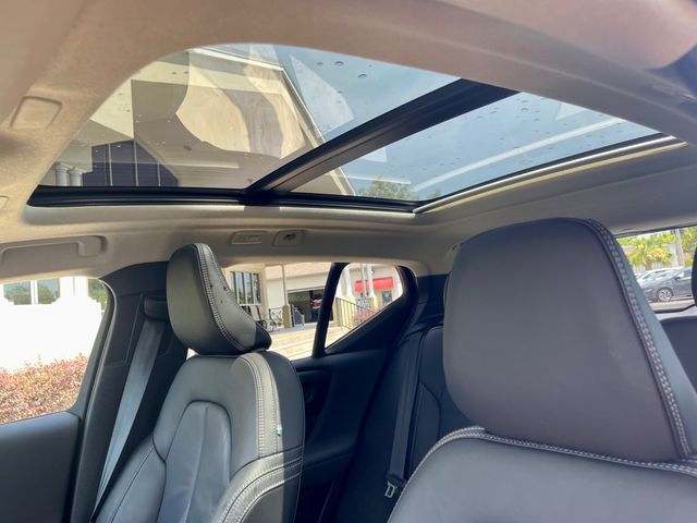 2023 Volvo XC40 B5 AWD Plus Dark Theme - 22911892 - 16