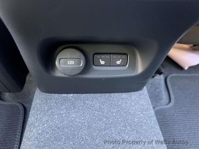2023 Volvo XC40 B5 AWD Plus Dark Theme - 23012439 - 11