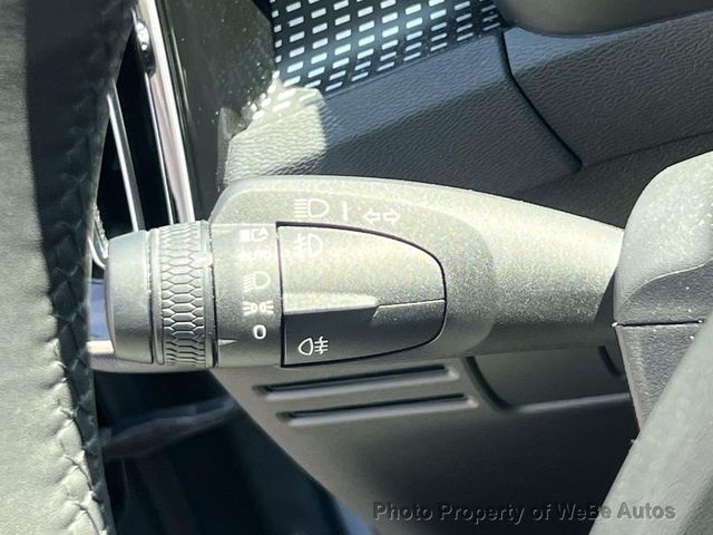 2023 Volvo XC40 B5 AWD Plus Dark Theme - 23012439 - 23