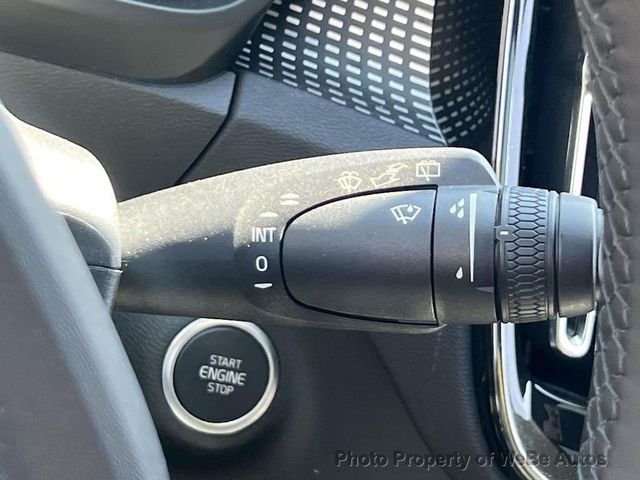 2023 Volvo XC40 B5 AWD Plus Dark Theme - 23012439 - 24
